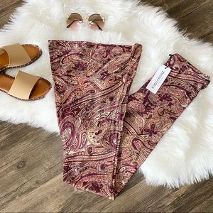 🌹NWT Novella Royale Janis Bell Bottom Leggings🌹